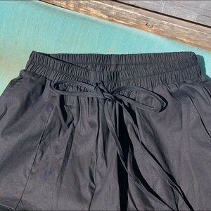 black tracksuit pants w/ pockets